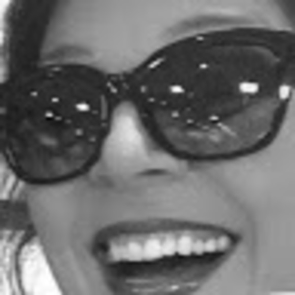 Meet your Posher, Sandi - Picture 1 of 1